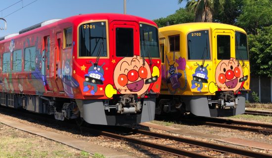Anpanman train running in Shikoku!