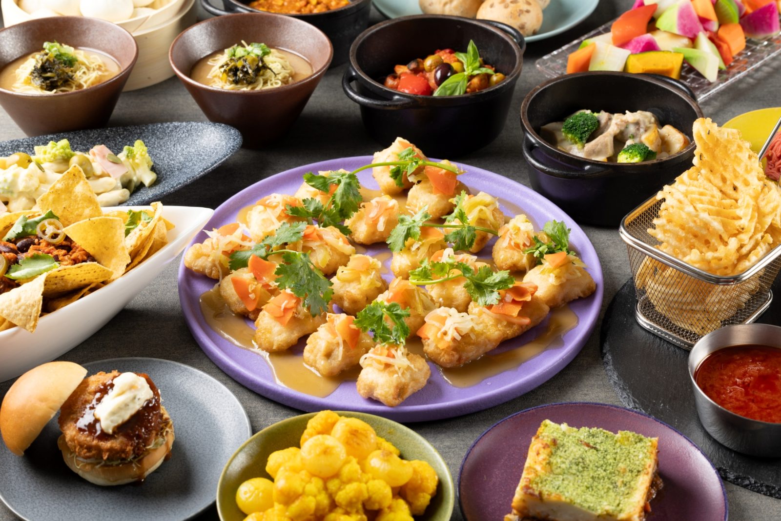 Local menu, buffet style, buffet, summer vacation, family, family trip, all-you-can-eat, buffet, all-inclusive