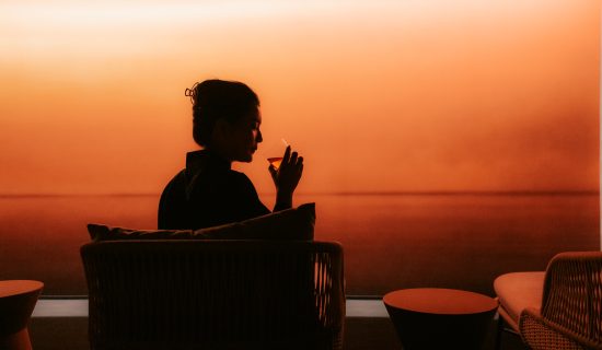 온천 라운지 음료 이미지 |머큐어 코치 도사 리조트 & 스파